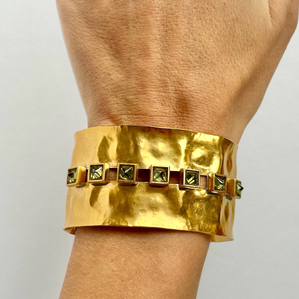 VINTAGE Gold Cuff Bracelet- Green Stones - Picture 7 of 8
